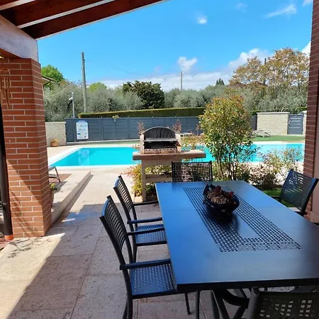 Casa Pergola 1 - Elegante Per 6 Persone - Fronte Piscina, Parking 바르돌리노