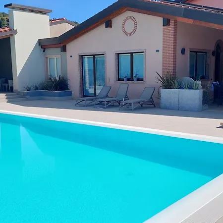 Casa Pergola 1 - Elegante Per 6 Persone - Fronte Piscina, Parking *