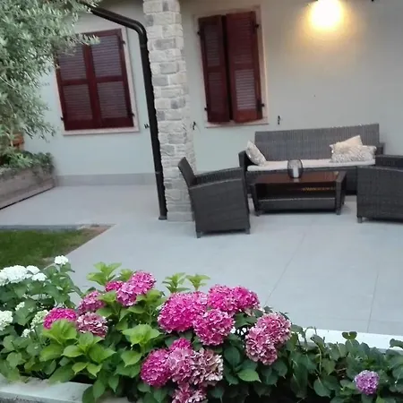 아파트 Casa Pergola 1 - Grande Per 6 Ospiti - Fronte Piscina, Parking 바르돌리노