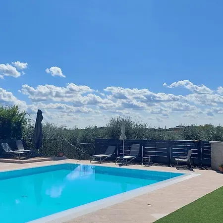 아파트 Casa Pergola 1 - Grande Per 6 Ospiti - Fronte Piscina, Parking *